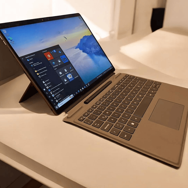 Dell Latitude 7320 Detachable 2 en 1 / i5-1135G7 / 16GB RAM / 512GB SSD / Pantalla 13 Convertible TOUCH 1