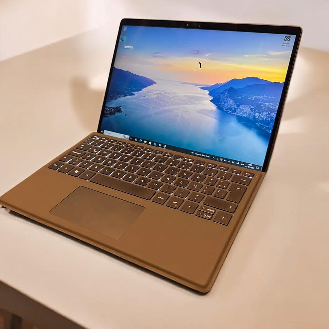 Dell Latitude 7320 Detachable 2 en 1 / i5-1135G7 / 16GB RAM / 512GB SSD / Pantalla 13 Convertible TOUCH 5