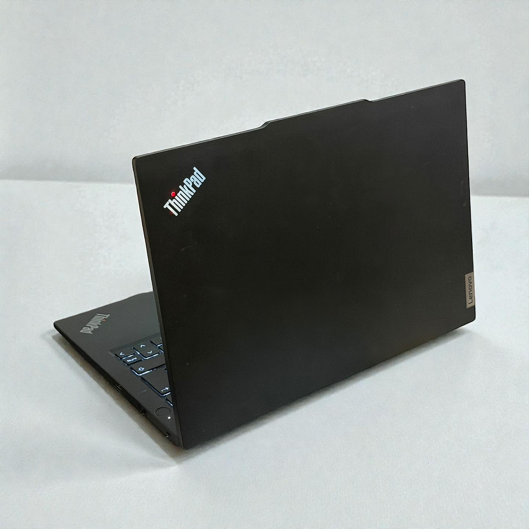 Lenovo Thinkpad E14 Gen 6 / Ultra 5 125H / 16GB RAM / 512GB SSD / Pantalla 14 FHD 2