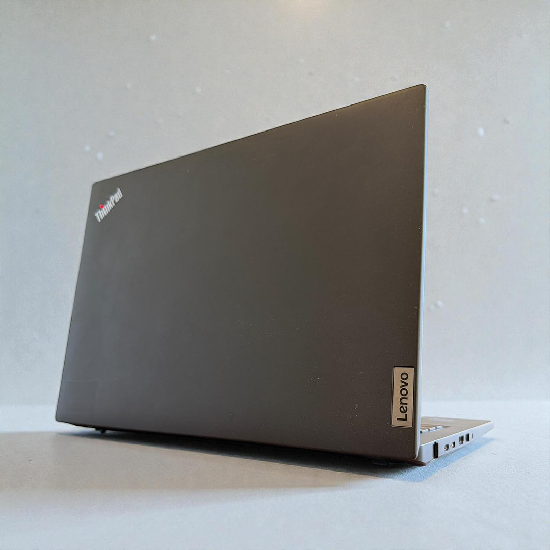 Lenovo Thinkpad T14 Gen 3 / i7-1255U / 32GB RAM / 512GB SSD / Pantalla 14 FHD IPS 2