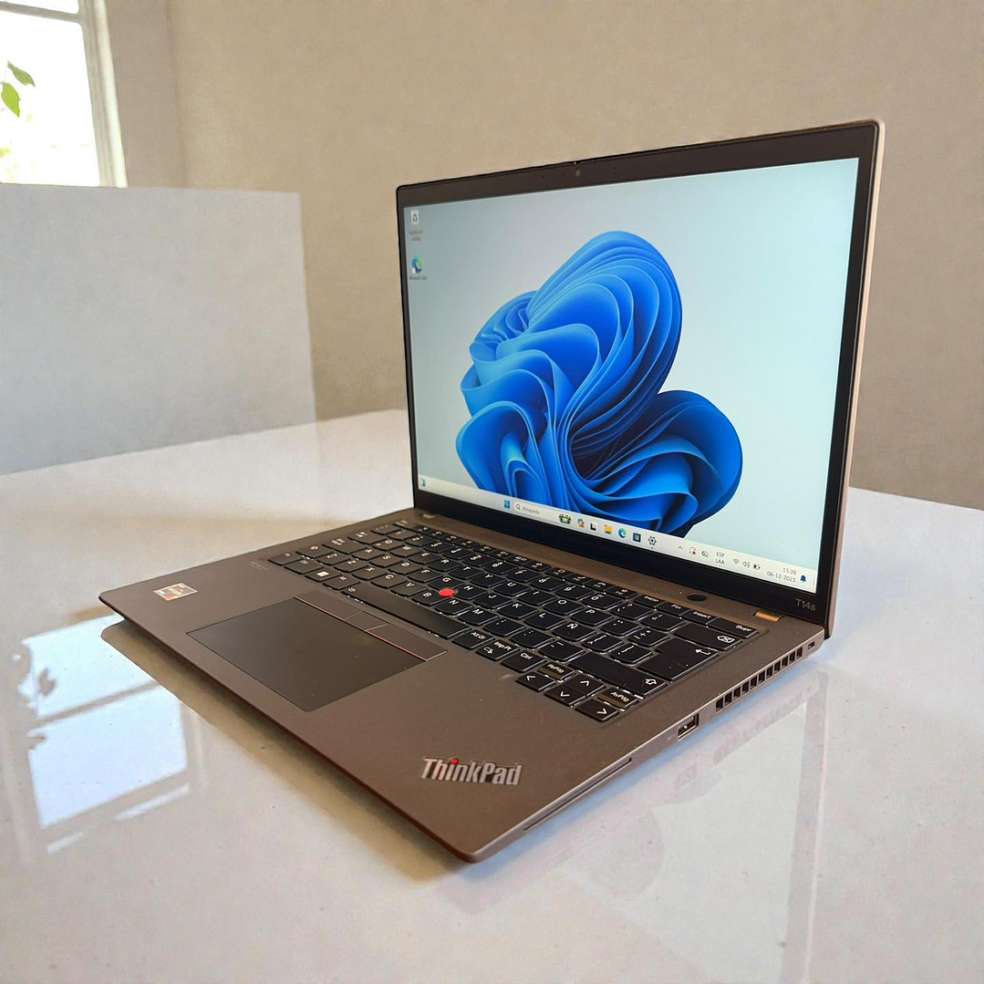 Lenovo Thinkpad T14s Gen 3 / AMD Ryzen 7 PRO 6850U / 16GB RAM / 256GB SSD / Pantalla 14 FHD 6
