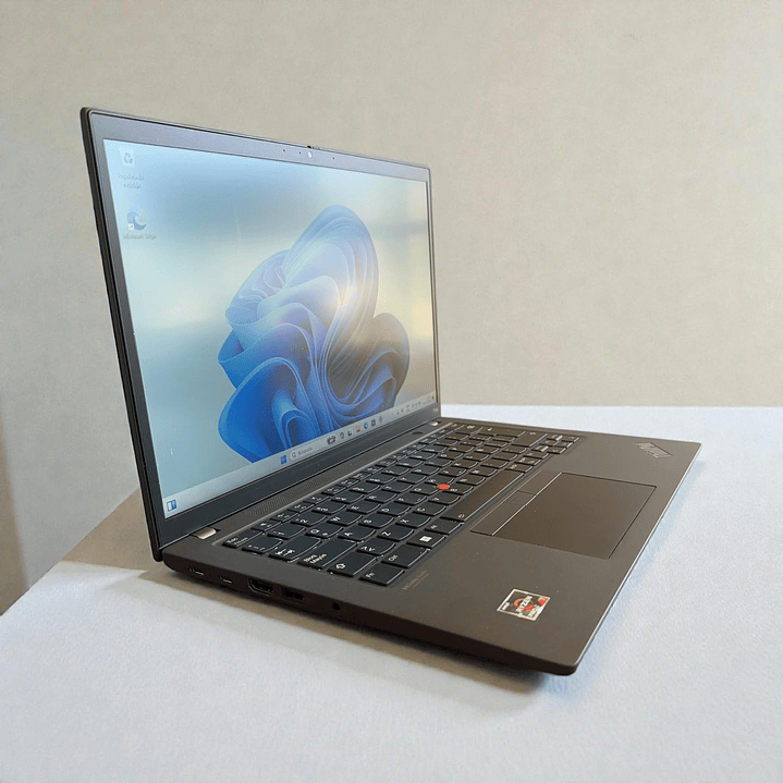 Lenovo Thinkpad T14s Gen 3 / AMD Ryzen 7 PRO 6850U / 16GB RAM / 256GB SSD / Pantalla 14 FHD 7