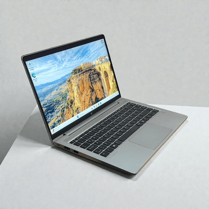 HP Elitebook 640 G9 / i7-1255U / 16GB RAM / 256GB SSD / Pantalla 14 FHD 2