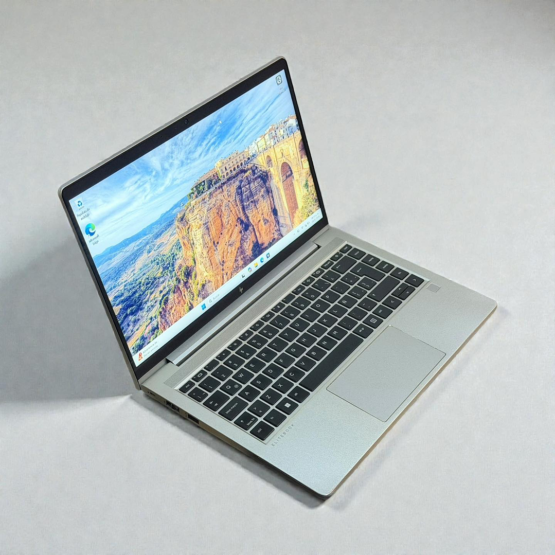 HP Elitebook 640 G9 / i7-1255U / 16GB RAM / 256GB SSD / Pantalla 14 FHD 4