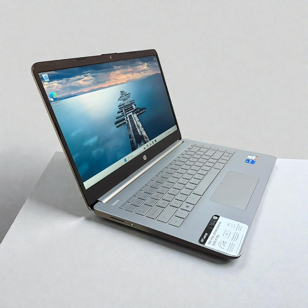 HP 14 DQ / i5-1235U / 512GB SSD / 8GB RAM / Pantalla 14 FHD 3
