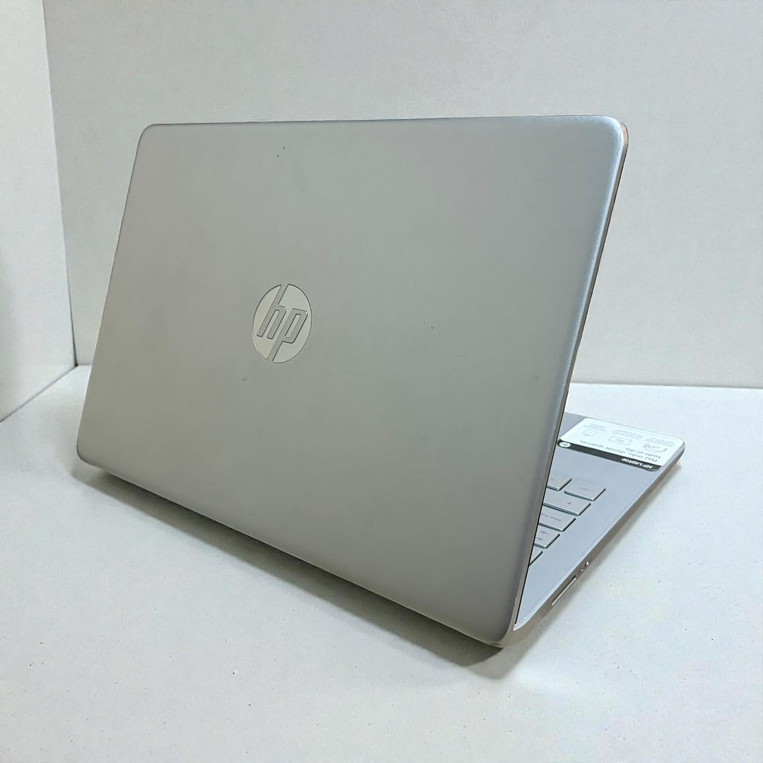 HP 14 DQ / i5-1235U / 512GB SSD / 8GB RAM / Pantalla 14 FHD 6