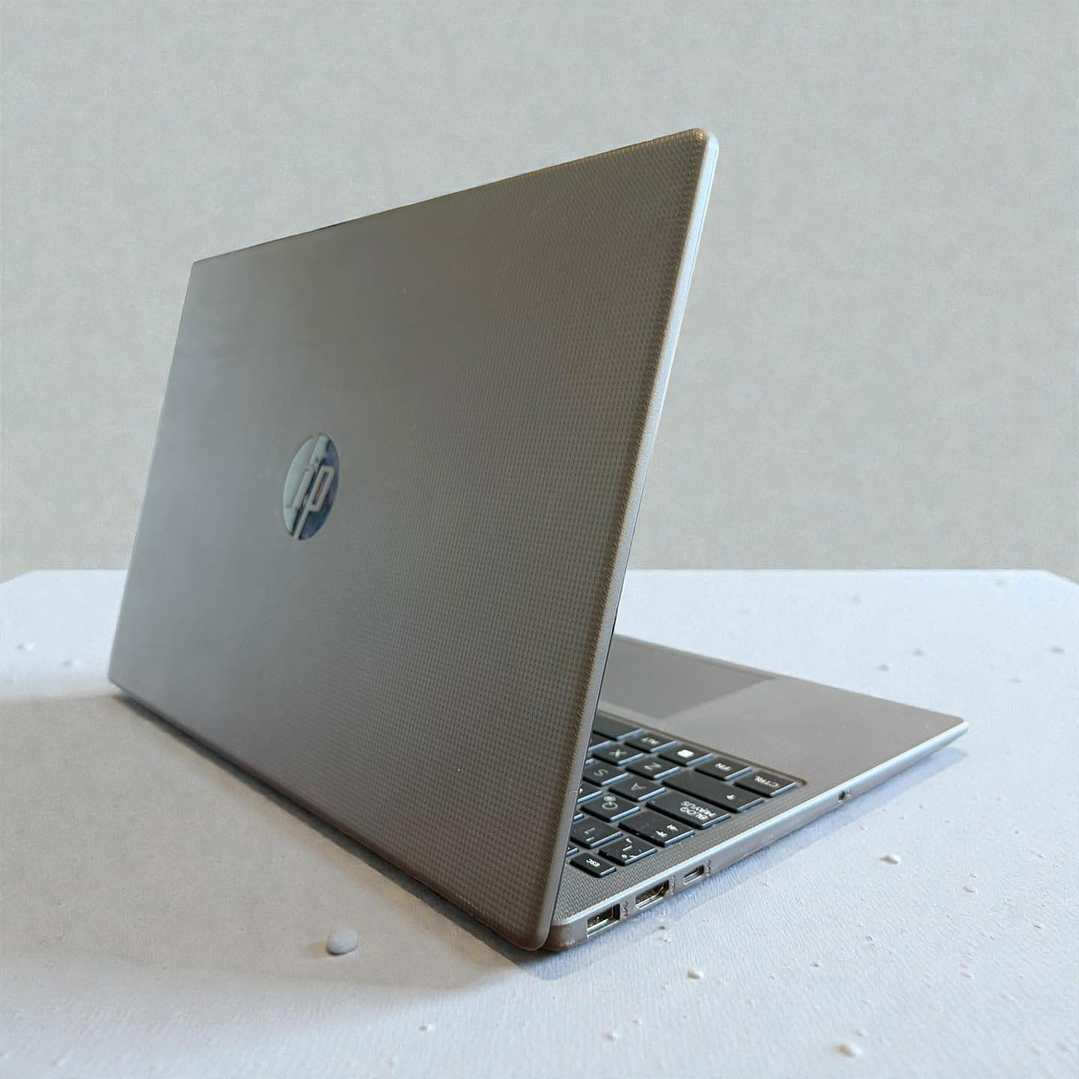 HP 255 G10 / Ryzen 7 7730U / 32GB RAM / 512GB SSD / Pantalla 15,6 HD 3