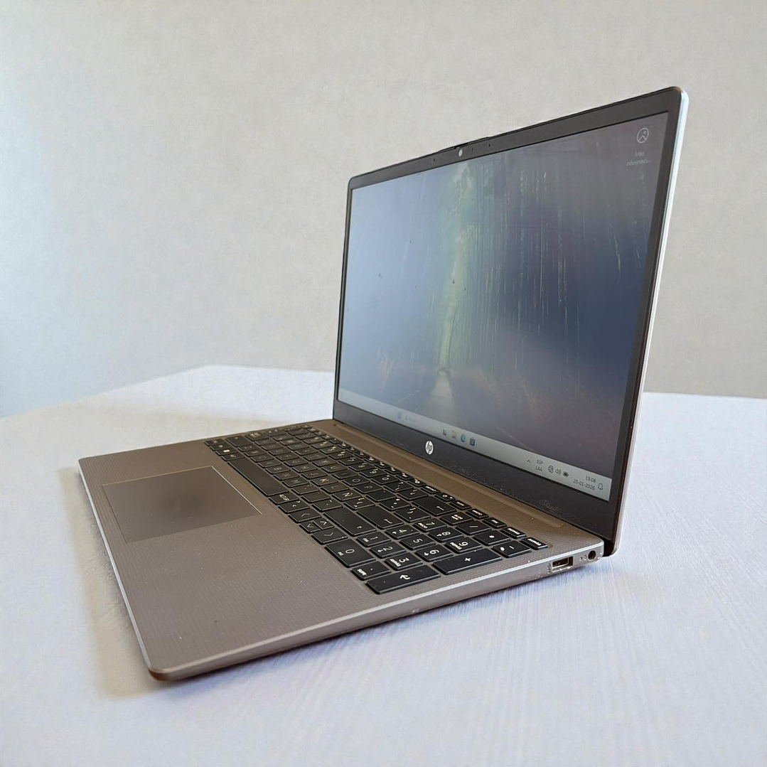 HP 255 G10 / Ryzen 7 7730U / 32GB RAM / 512GB SSD / Pantalla 15,6 HD 5
