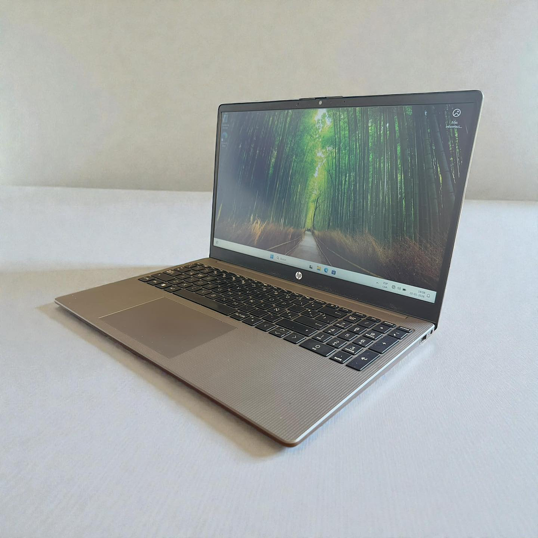 HP 255 G10 / Ryzen 7 7730U / 32GB RAM / 512GB SSD / Pantalla 15,6 HD 6