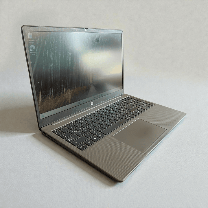 HP 255 G10 / Ryzen 7 7730U / 32GB RAM / 512GB SSD / Pantalla 15,6 HD 7