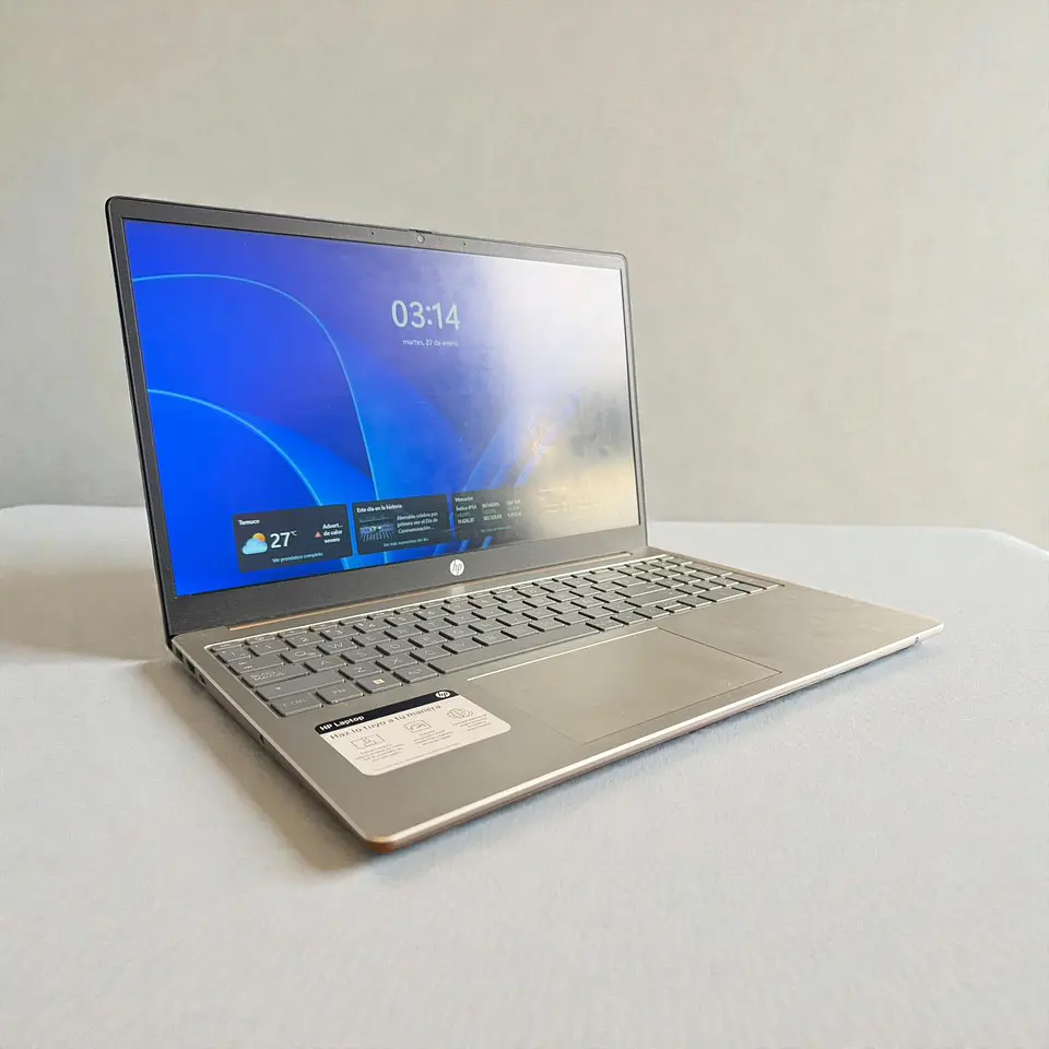 HP 15 FD009LA / Intel Core i3-N305 / 8GB RAM / 256GB SSD / Pantalla 15,6 FHD 3