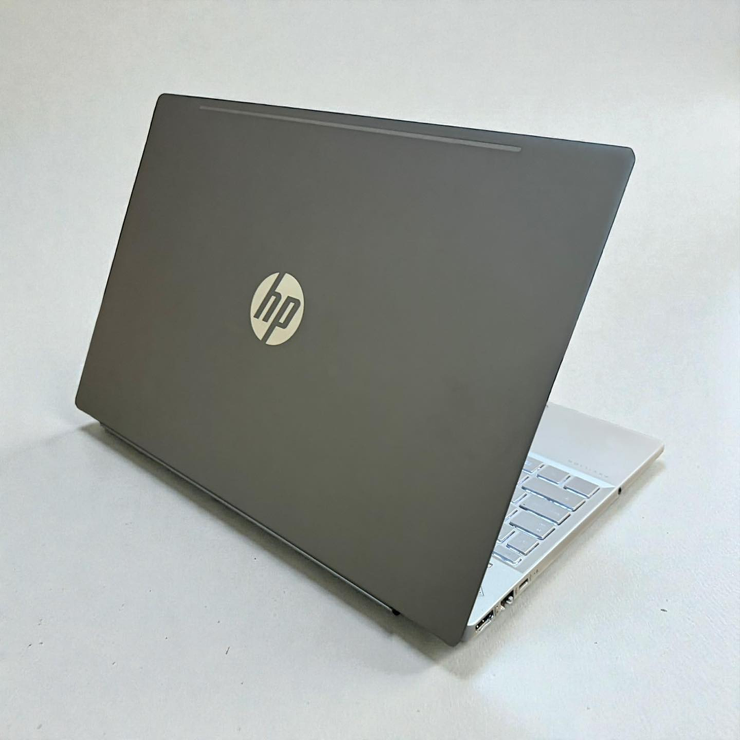 HP 15 CS Pavilion / i7-8550U / Nvidia MX 150 (4GB) / 16GB RAM / 128GB SSD + 1TB HDD / Pantalla 15,6 FHD 2