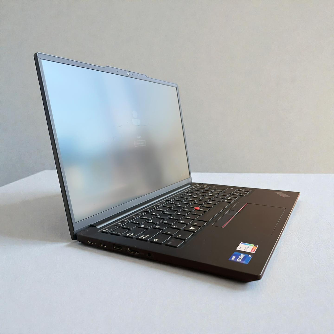 Lenovo Thinkpad E14 Gen 5 / i7-1355U / 16GB RAM / 512GB SSD / Pantalla 14 FHD 5