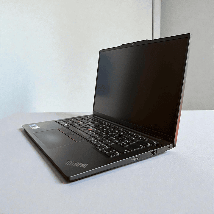 Lenovo Thinkpad E14 Gen 5 / i7-1355U / 16GB RAM / 512GB SSD / Pantalla 14 FHD 6