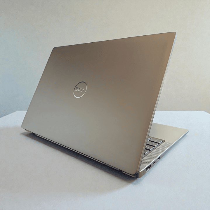 Dell latitude 7450 / Ultra 5 135U / Pantalla 14 FHD Touch / 16GB RAM / 512GB SSD 3