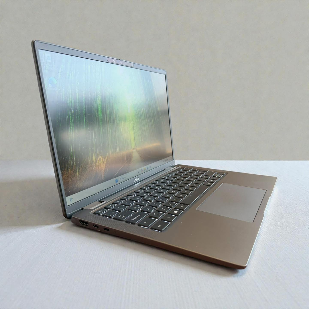 Dell latitude 7450 / Ultra 5 135U / Pantalla 14 FHD Touch / 16GB RAM / 512GB SSD 5