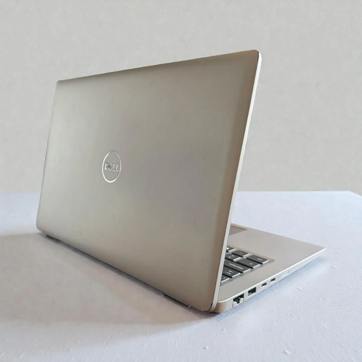 Dell latitude 5440 / i7-1355U / 16GB RAM / 256GB SSD / Pantalla 14 FHD 3
