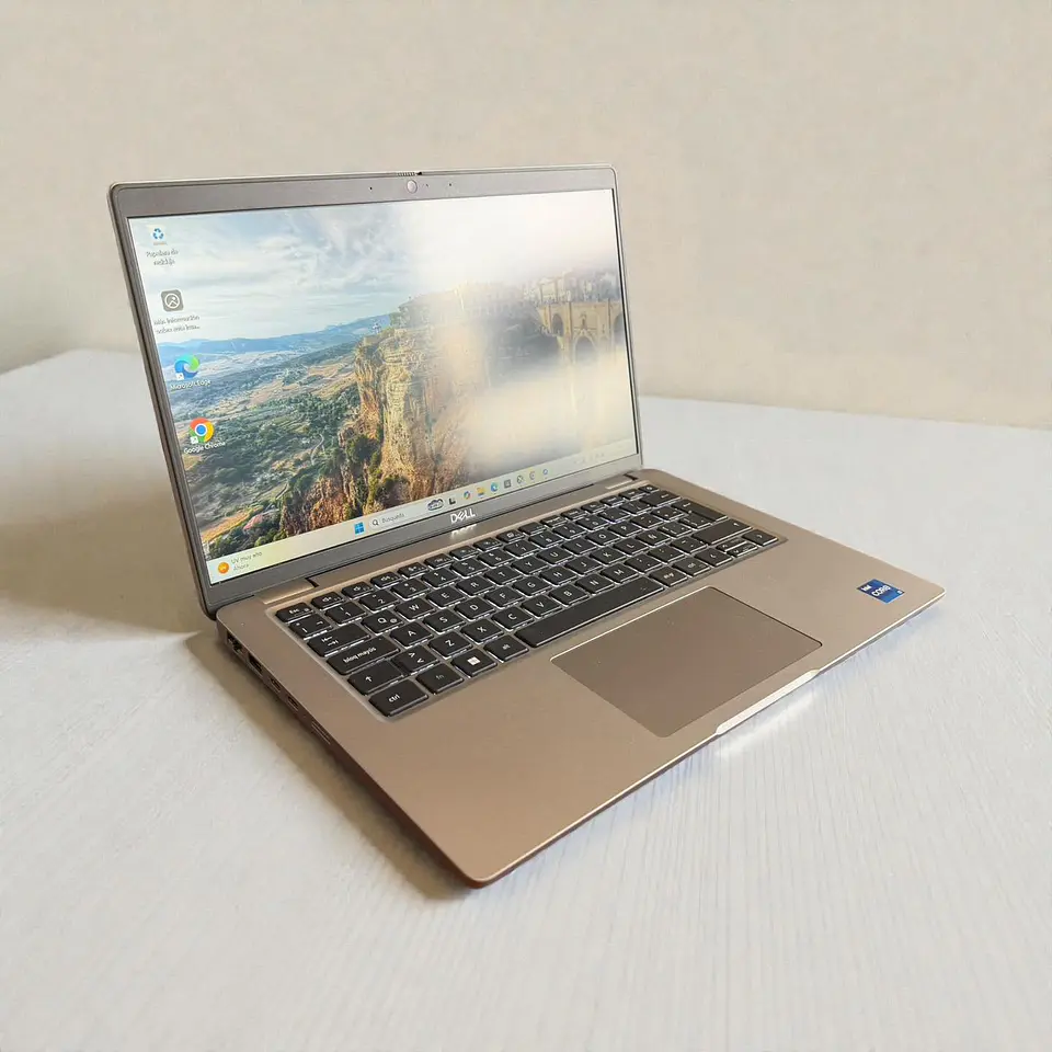 Dell latitude 5440 / i7-1355U / 16GB RAM / 256GB SSD / Pantalla 14 FHD 6