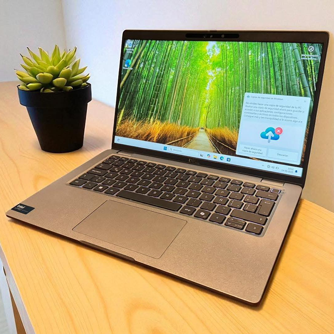 Dell latitude 5450 / Ultra 5 135H / 16GB RAM / 512GB SSD / Pantalla 14 FHD 4