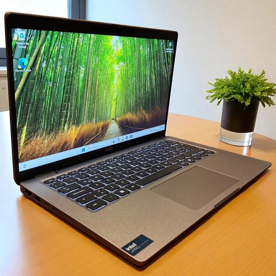 Dell latitude 5450 / Ultra 5 135H / 16GB RAM / 512GB SSD / Pantalla 14 FHD 7