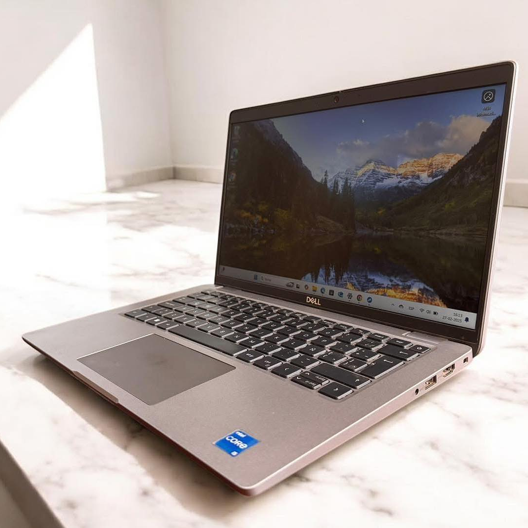 Dell latitude 5440 / i5-1335U / 16GB RAM / 256GB SSD / Pantalla 14 FHD  3