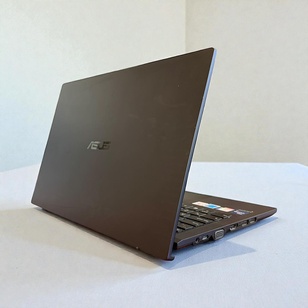 Asus Xpertbook B1400 / i7-1165G7 / 8GB RAM / 256GB SSD / Pantalla 14 FHD 2