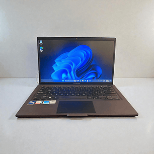 Asus Xpertbook B1400 / i7-1165G7 / 8GB RAM / 256GB SSD / Pantalla 14 FHD