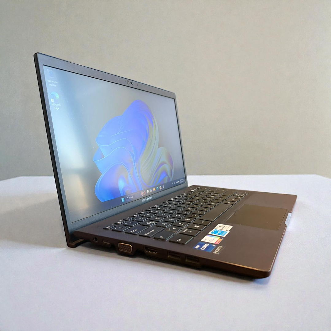Asus Xpertbook B1400 / i7-1165G7 / 8GB RAM / 256GB SSD / Pantalla 14 FHD 7