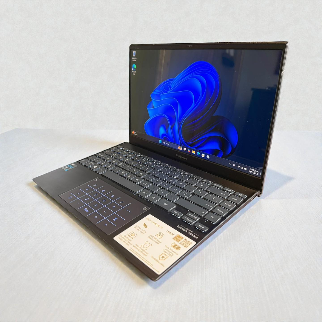 Asus Zenbook 13 Oled UX325 / Intel i7-1165G7 / 16GB RAM / 512GB SSD / Pantalla 13,3 OLED FHD 3