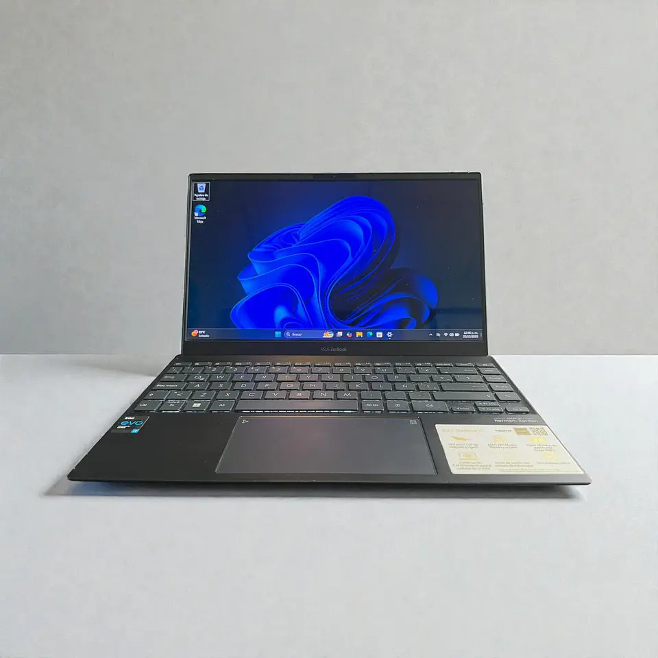 Asus Zenbook 13 Oled UX325 / Intel i7-1165G7 / 16GB RAM / 512GB SSD / Pantalla 13,3 OLED FHD 4
