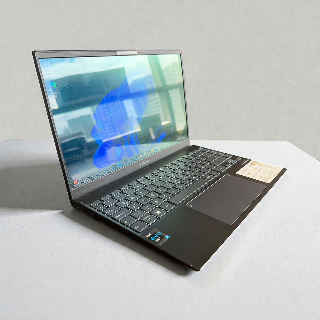 Asus Zenbook 13 Oled UX325 / Intel i7-1165G7 / 16GB RAM / 512GB SSD / Pantalla 13,3 OLED FHD 6