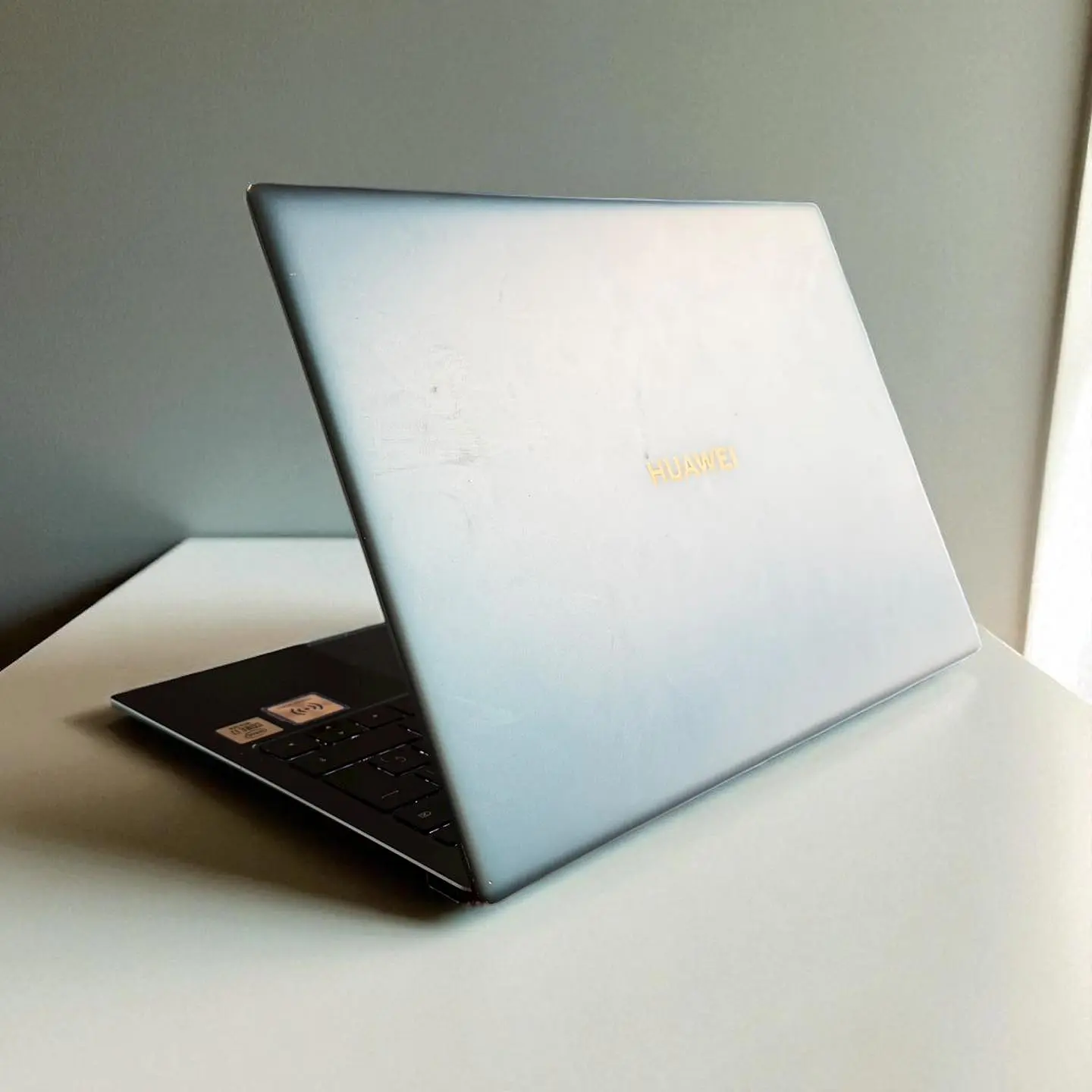 Huawei Matebook X Pro / i7-10510U / Nvidia MX250 / 1TB SSD / 16GB RAM / Pantalla 13,9 FHD TOUCH 3