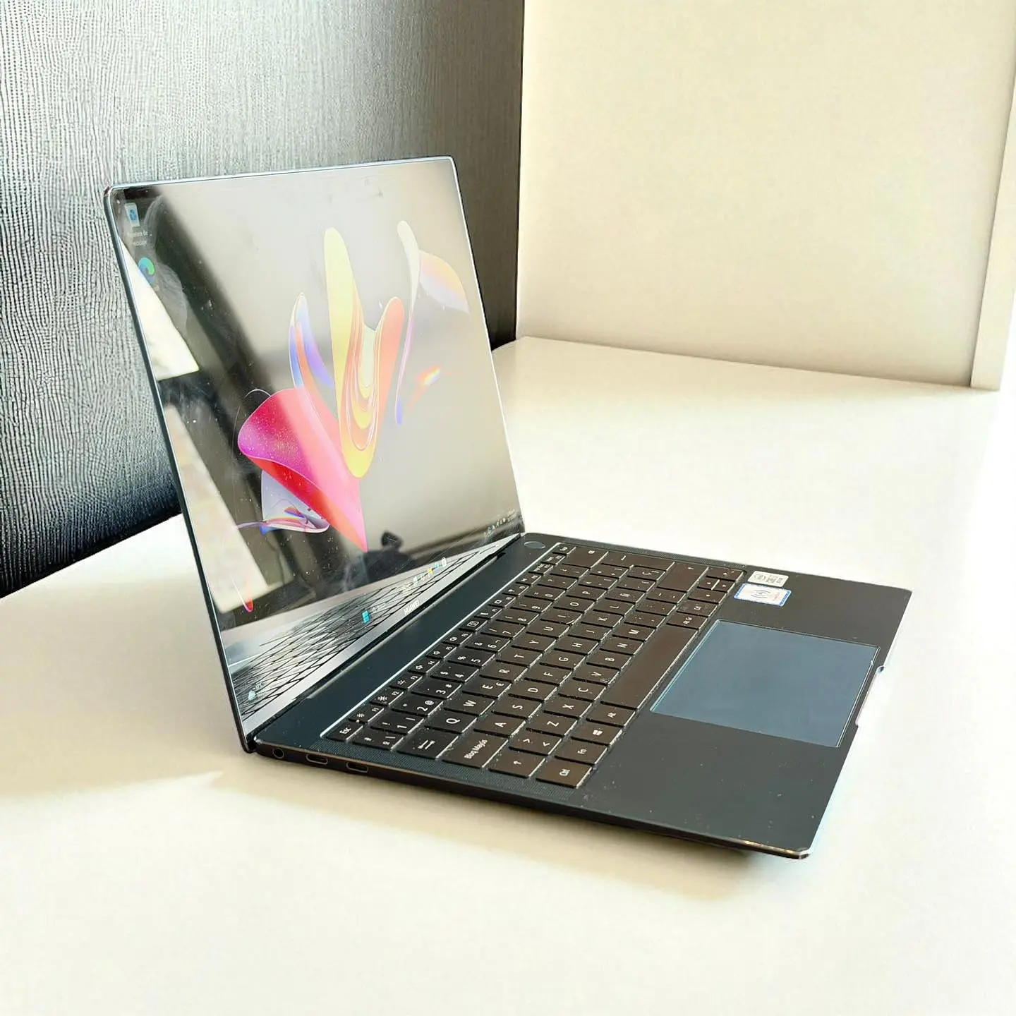 Huawei Matebook X Pro / i7-10510U / Nvidia MX250 / 1TB SSD / 16GB RAM / Pantalla 13,9 FHD TOUCH 8
