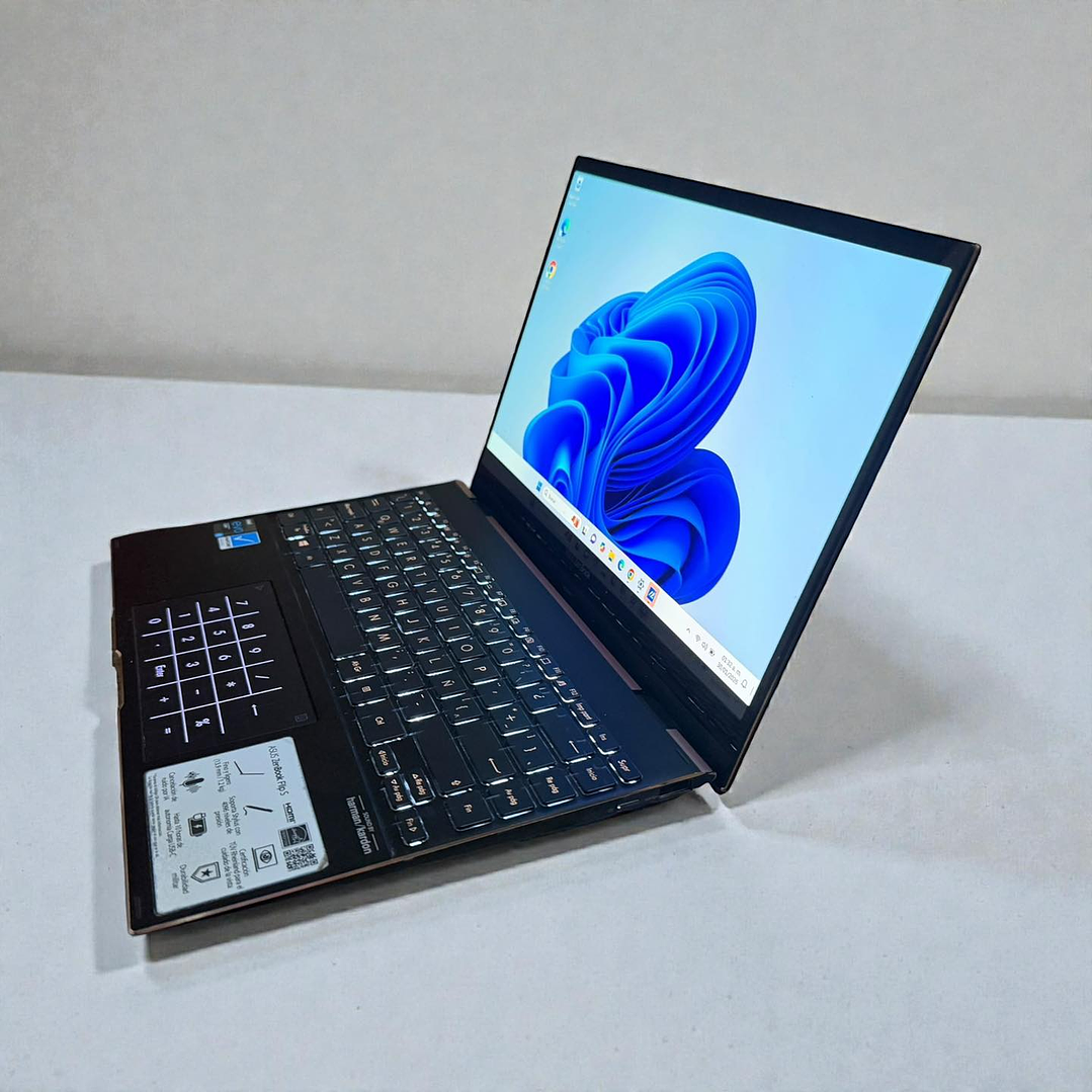 Asus Zenbook Flip S / i7-1165G7 / 16GB RAM / 512GB SSD / Pantalla 13,3 4K Touch Convertible 6