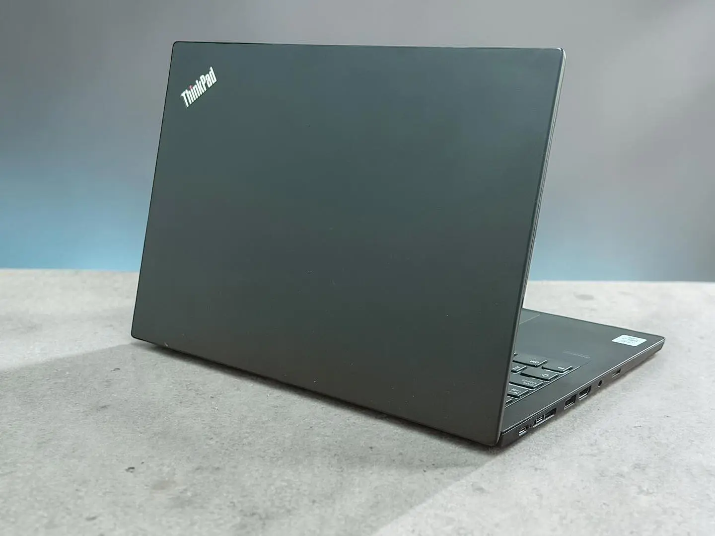 Thinkpad T14 Gen 1 / i7-10510U / 16GB RAM / 256GB SSD / Pantalla 14 FHD Touch 3