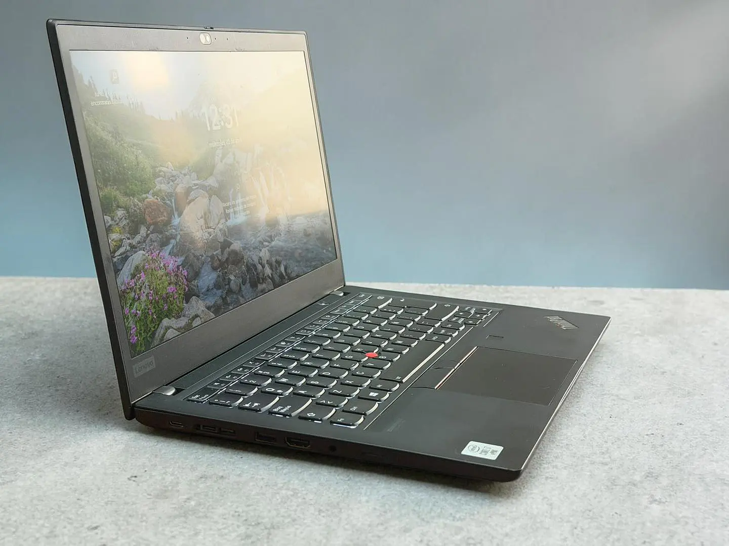 Thinkpad T14 Gen 1 / i7-10510U / 16GB RAM / 256GB SSD / Pantalla 14 FHD Touch 4