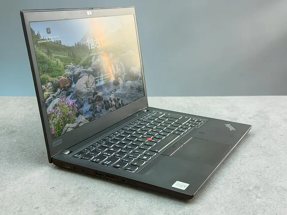 Thinkpad T14 Gen 1 / i7-10510U / 16GB RAM / 256GB SSD / Pantalla 14 FHD Touch 5