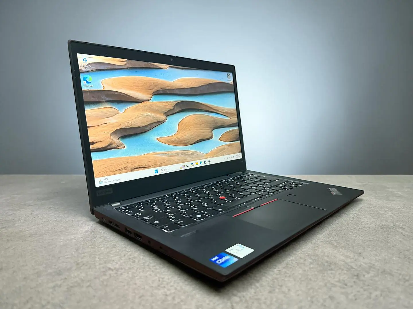 Thinkpad T14 Gen 2 / i7-1165G7 / 24GB RAM / 1TB SSD / Pantalla 14 FHD 4