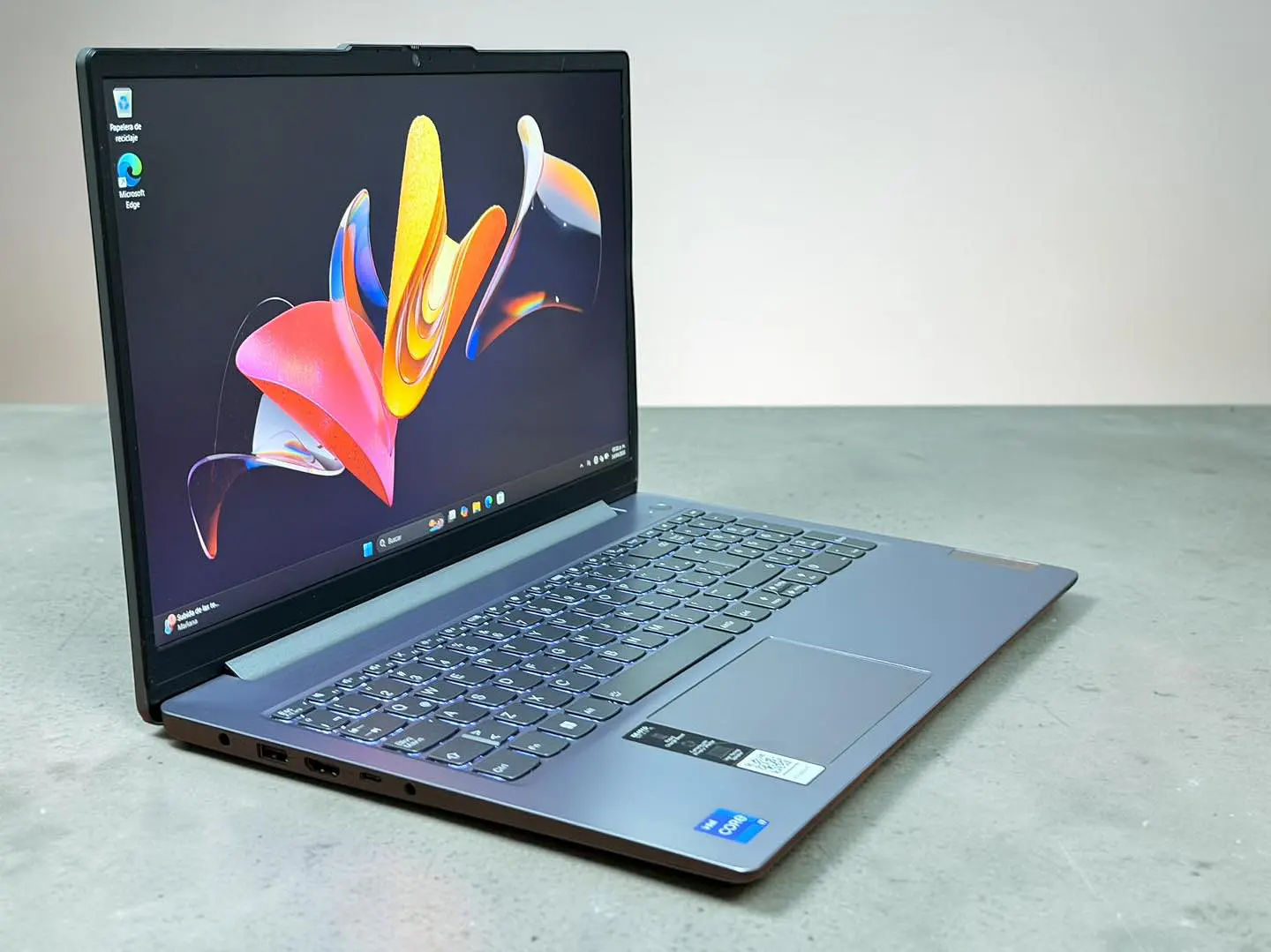 Lenovo ideapad Slim 3i / i7-13620H / 16GB RAM / 512GB SSD / Pantalla 16 FHD Touch 5