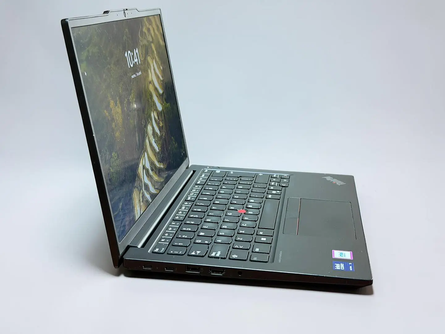 Lenovo Thinkpad E14 Gen 6 / Ultra 5 125U / 16GB RAM / 512GB SSD / Pantalla 14 FHD 3