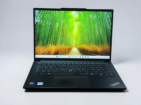 Lenovo Thinkpad E14 Gen 6 / Ultra 5 125U / 16GB RAM / 512GB SSD / Pantalla 14 FHD