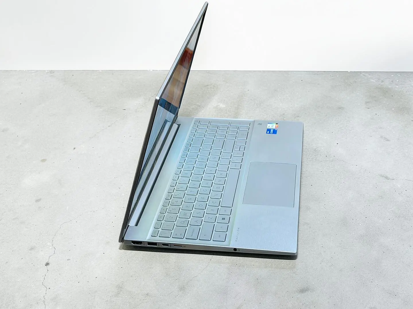 HP 15 EG / i5-1135G7 / 512GB SSD / Pantalla 15,6 FHD / 8GB RAM 4