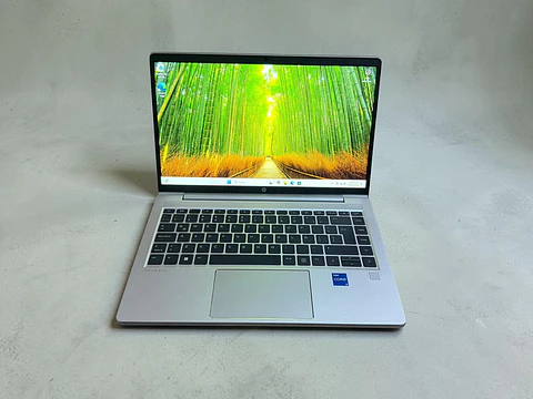 HP Probook 440 G9 / i5-1235U / 512GB SSD / 8GB RAM / Pantalla 14 FHD