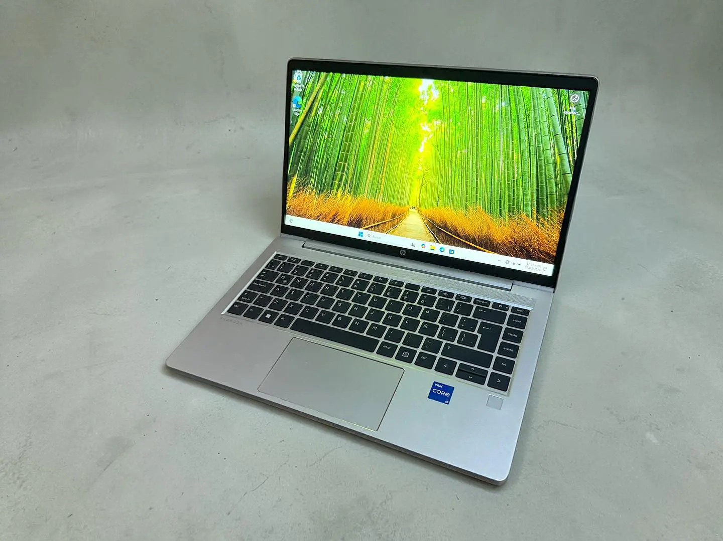 HP Probook 440 G9 / i5-1235U / 512GB SSD / 8GB RAM / Pantalla 14 FHD 5