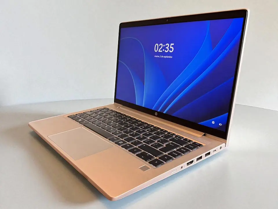HP Probook 445 G10 / AMD Ryzen 7 7730U / 16GB RAM / 512GB SSD / Pantalla 14 HD 4