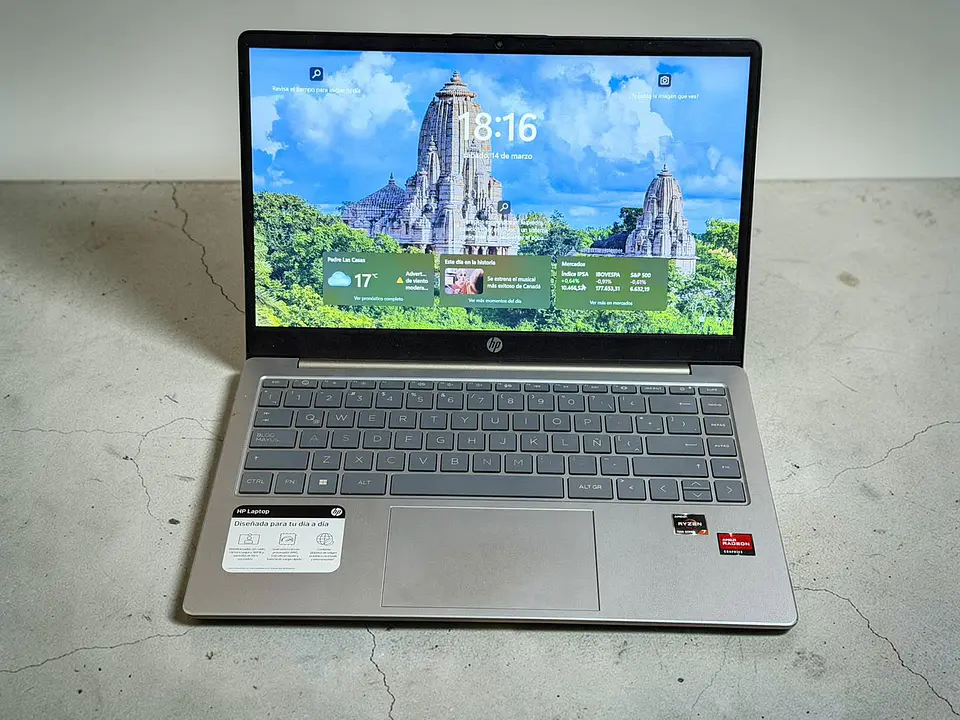 HP 14 EM / Ryzen 7 7330U / 512GB SSD / Pantalla 14 FHD / 8GB RAM 1