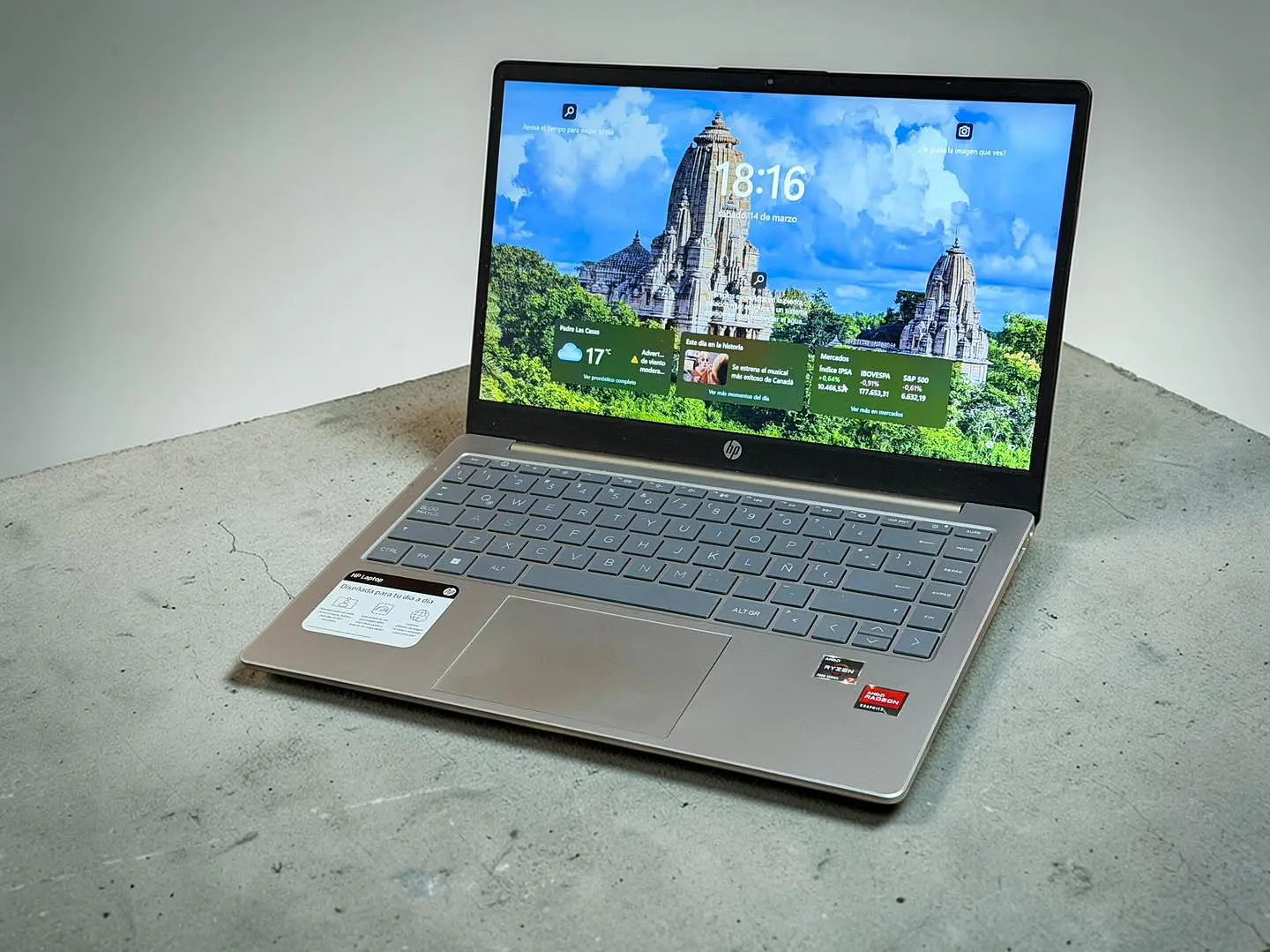 HP 14 EM / Ryzen 7 7330U / 512GB SSD / Pantalla 14 FHD / 8GB RAM 7
