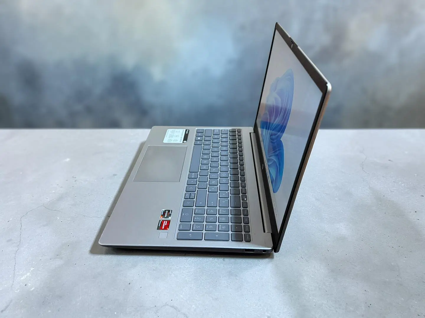 HP 15 FC022LA / Ryzen 7 7730U / 16GB RAM / 512GB SSD / Pantalla 15,6 FHD 3