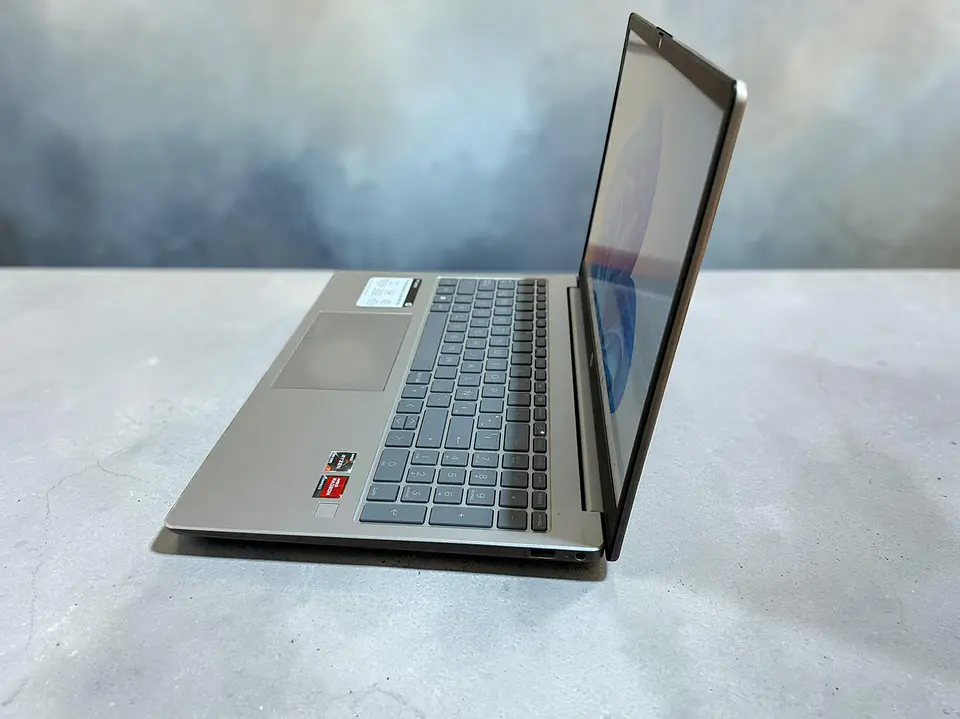 HP 15 FC022LA / Ryzen 7 7730U / 16GB RAM / 512GB SSD / Pantalla 15,6 FHD 4