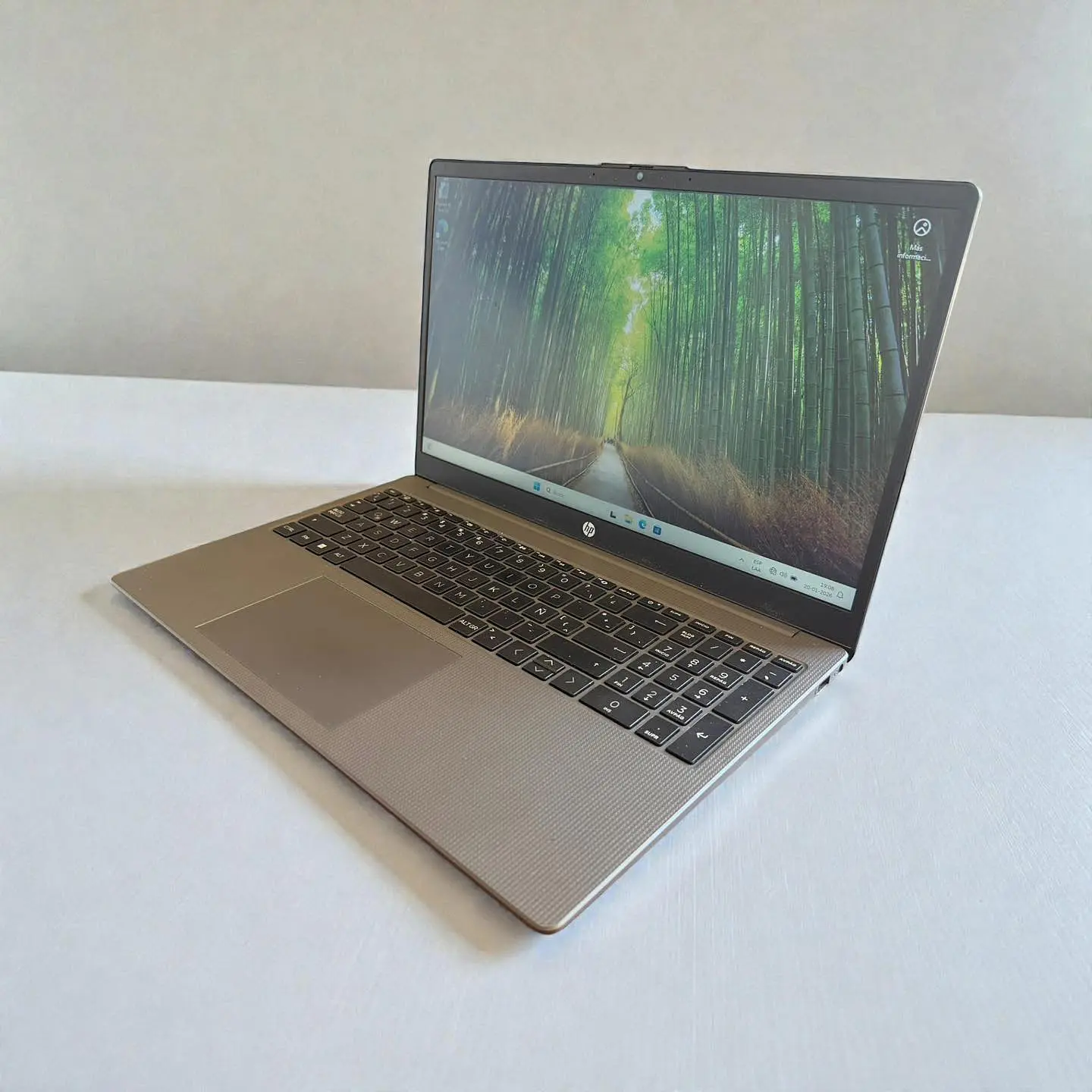 HP 255 G10 / Ryzen 7 7730U / 16GB RAM / 512GB SSD / Pantalla 15,6 HD 1